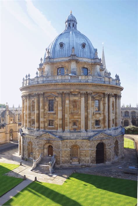 English city, home to the Bodleian Library .